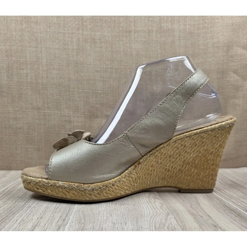 BOC Born Gold Floral Peep Toe Leather Platform Wedge Slingback Sandals Size 9
